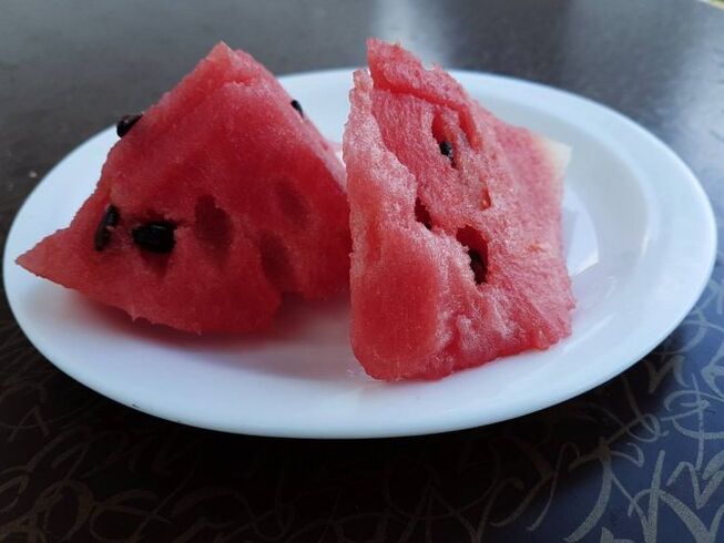 Buntáistí a bhaineann le watermelon le haghaidh meáchain caillteanas